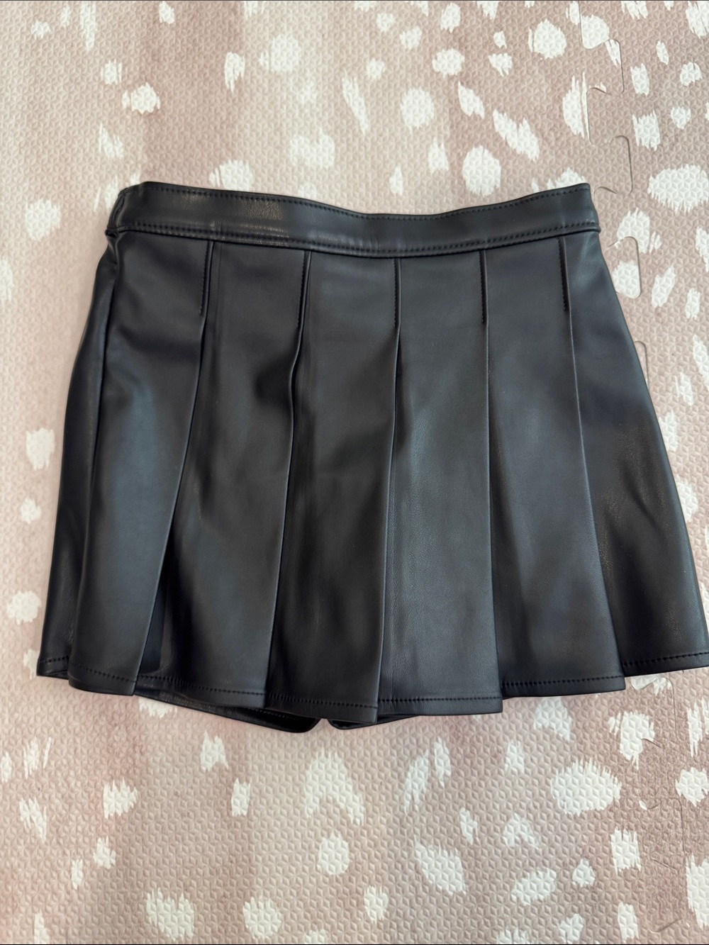 Baby Gap Girls Black Vegan Leather Pleated Skort 4T